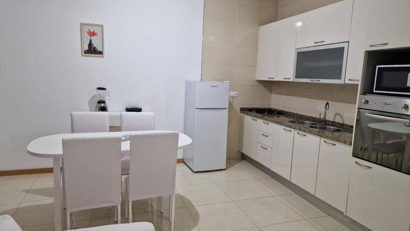 Casa De Ferias Com 2 Quartos Ou Aluguer Diaria Praia Kültér fotó
